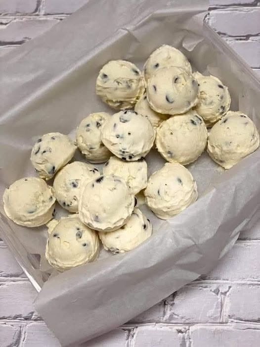 Chocolate Chip Cheesecake Truffles Recipe